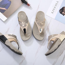 Load image into Gallery viewer, Diamond-Studded Medium Heel Flip Flops