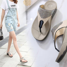 Load image into Gallery viewer, Diamond-Studded Medium Heel Flip Flops