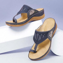 Load image into Gallery viewer, Embroidered Wedge Sandals