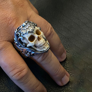 💀💀Vintage polish floral armor antler skull ring