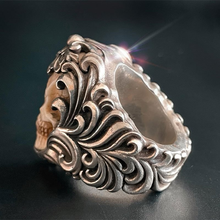 Load image into Gallery viewer, 💀💀Vintage polish floral armor antler skull ring