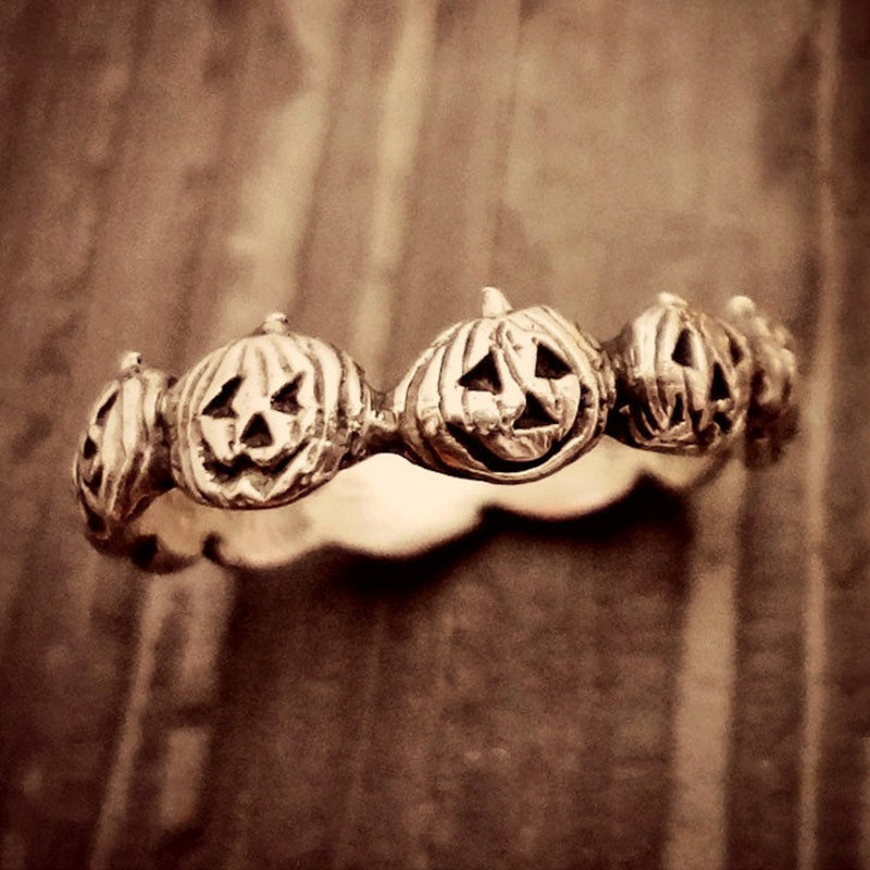 Retro Halloween Pumpkin Ring