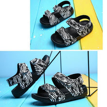 Load image into Gallery viewer, Children&#39;s Luminous Non-slip Sandals(3-7 years old)