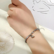 Load image into Gallery viewer, Magnetic Heart Bracelet Set